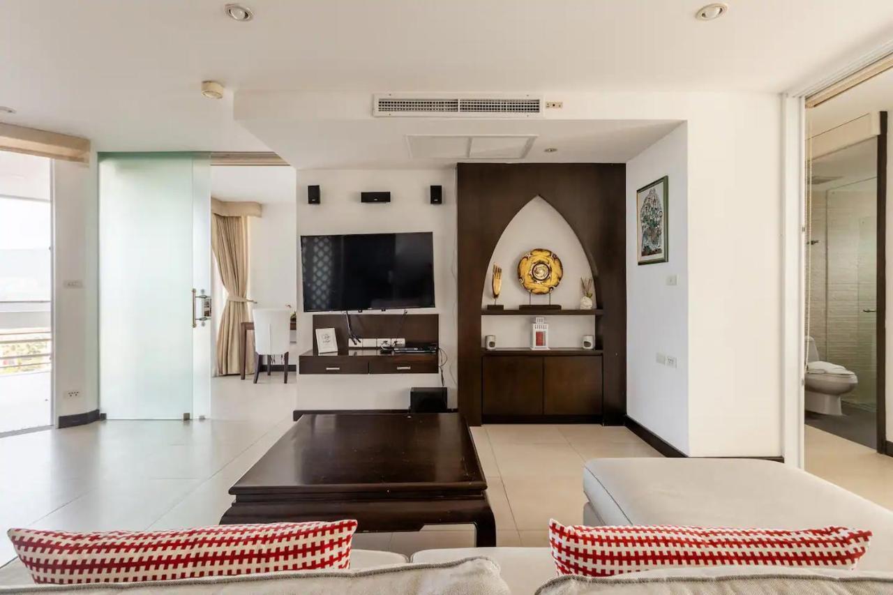 Andaman Beach Suites by Alexanders Patong Exterior foto
