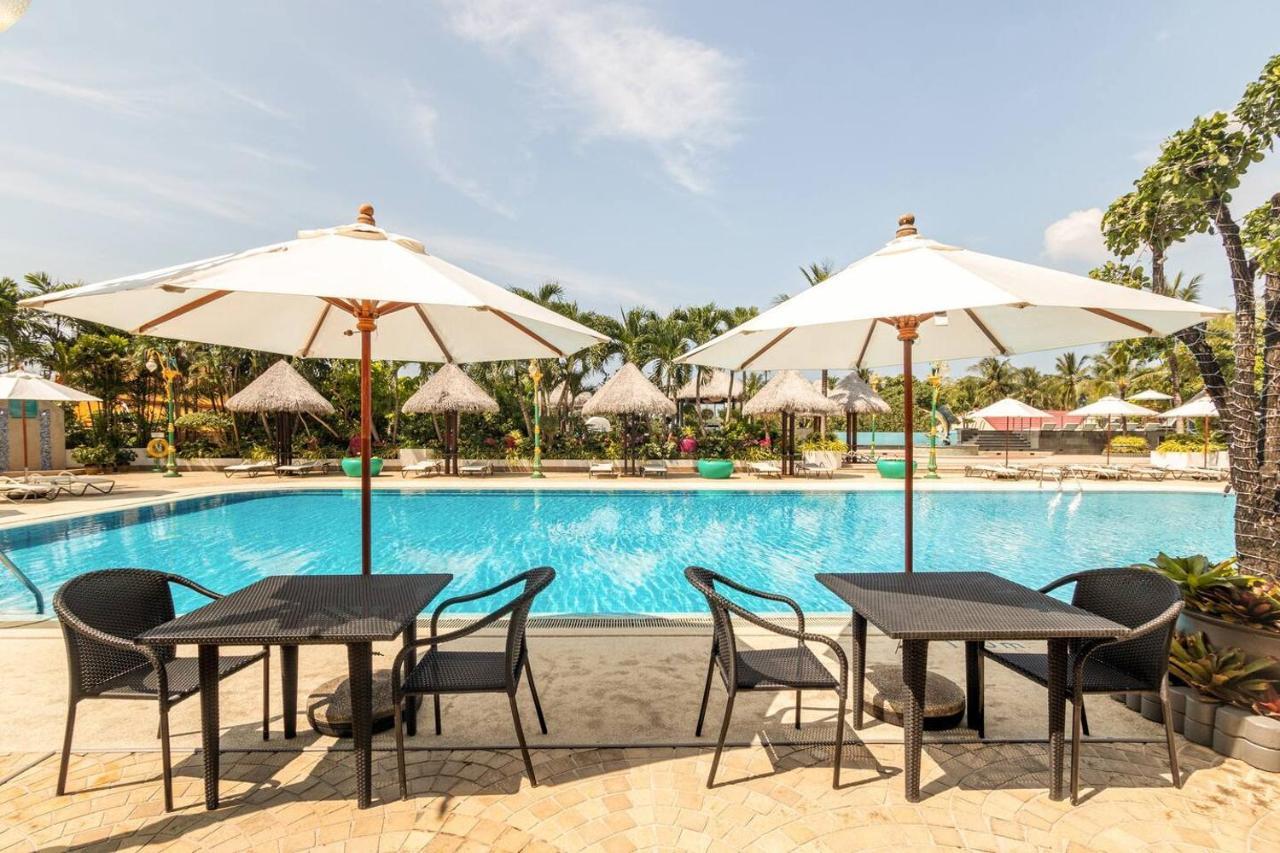 Andaman Beach Suites by Alexanders Patong Exterior foto