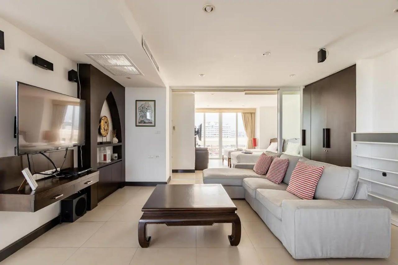 Andaman Beach Suites by Alexanders Patong Exterior foto