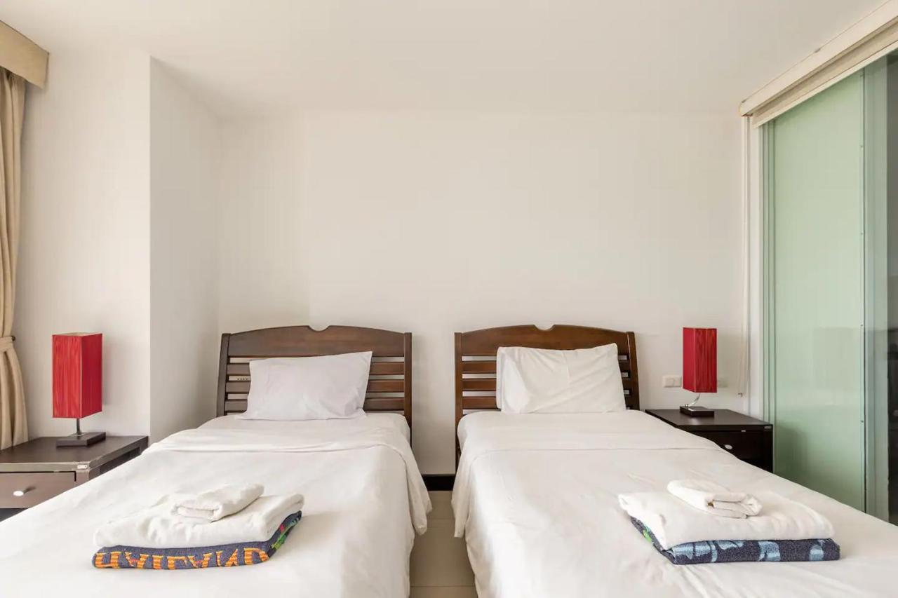 Andaman Beach Suites by Alexanders Patong Exterior foto